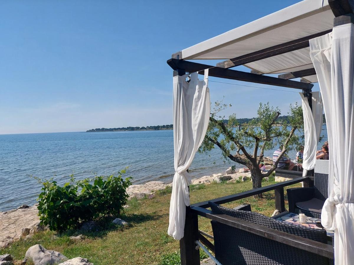 Apartments Henc Novigrad Istria Eksteriør bilde