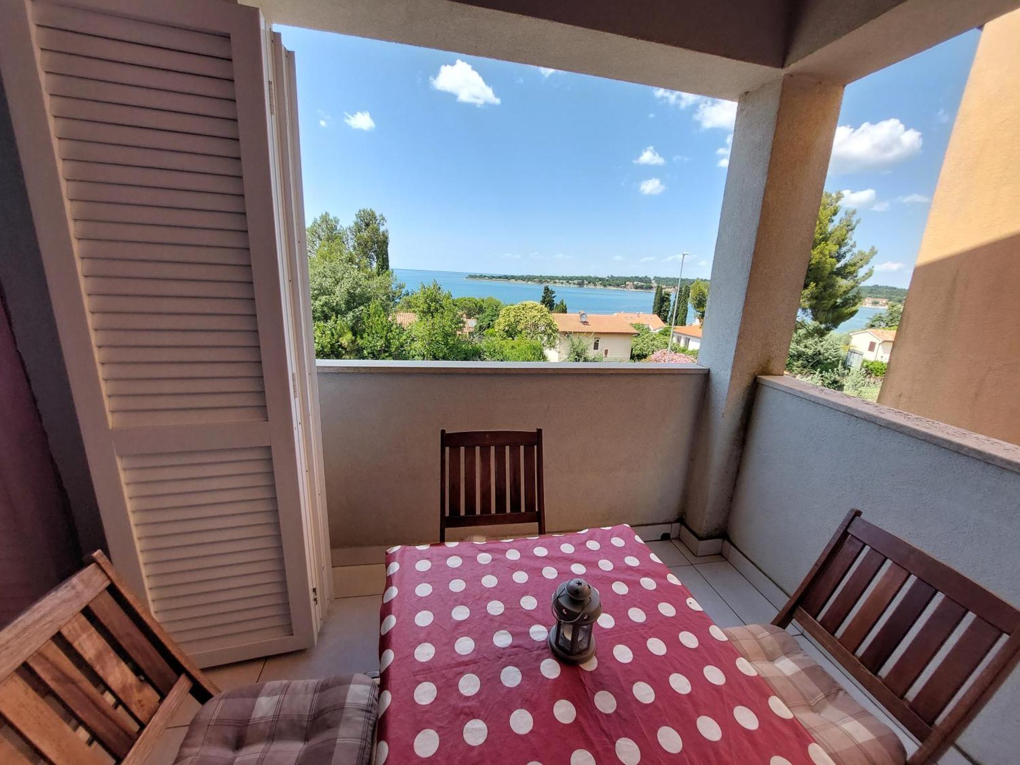 Apartments Henc Novigrad Istria Eksteriør bilde