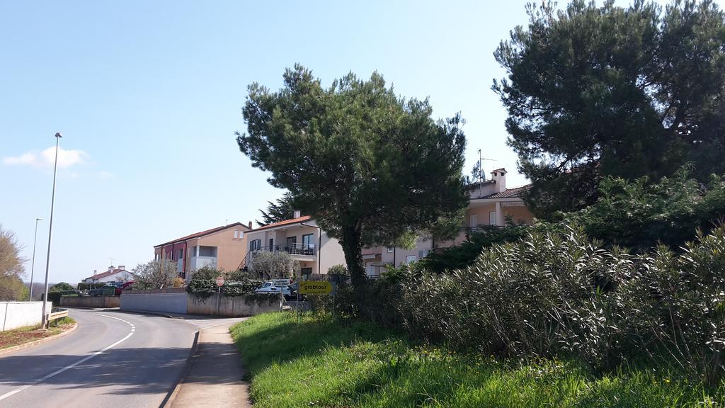 Apartments Henc Novigrad Istria Eksteriør bilde
